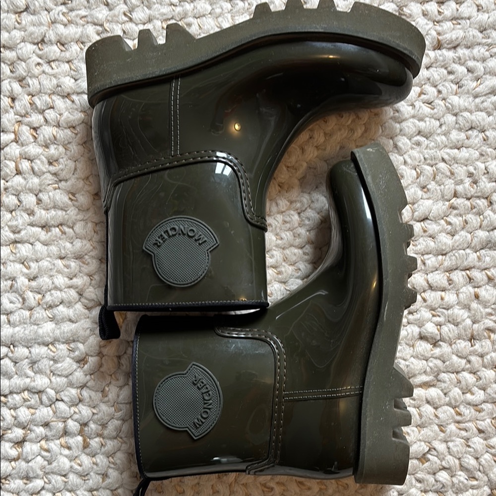 Moncler Ginette Rainboot | Forest Green | Size 36 / US 6